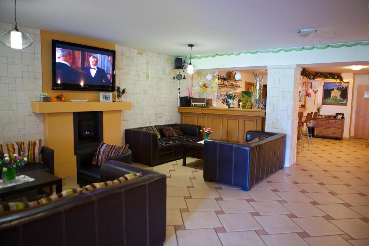 Apartman & Studio Tyrkys Spiezovec Donovaly Exteriör bild